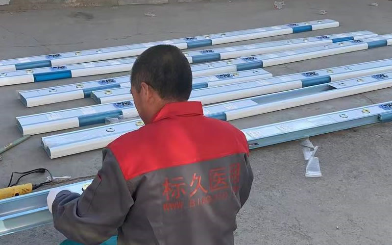 医用设备带设备安装组装